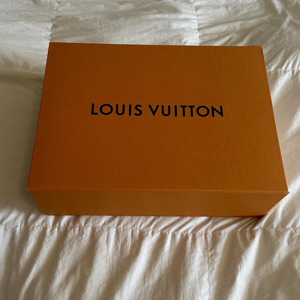 Louis Vuitton box